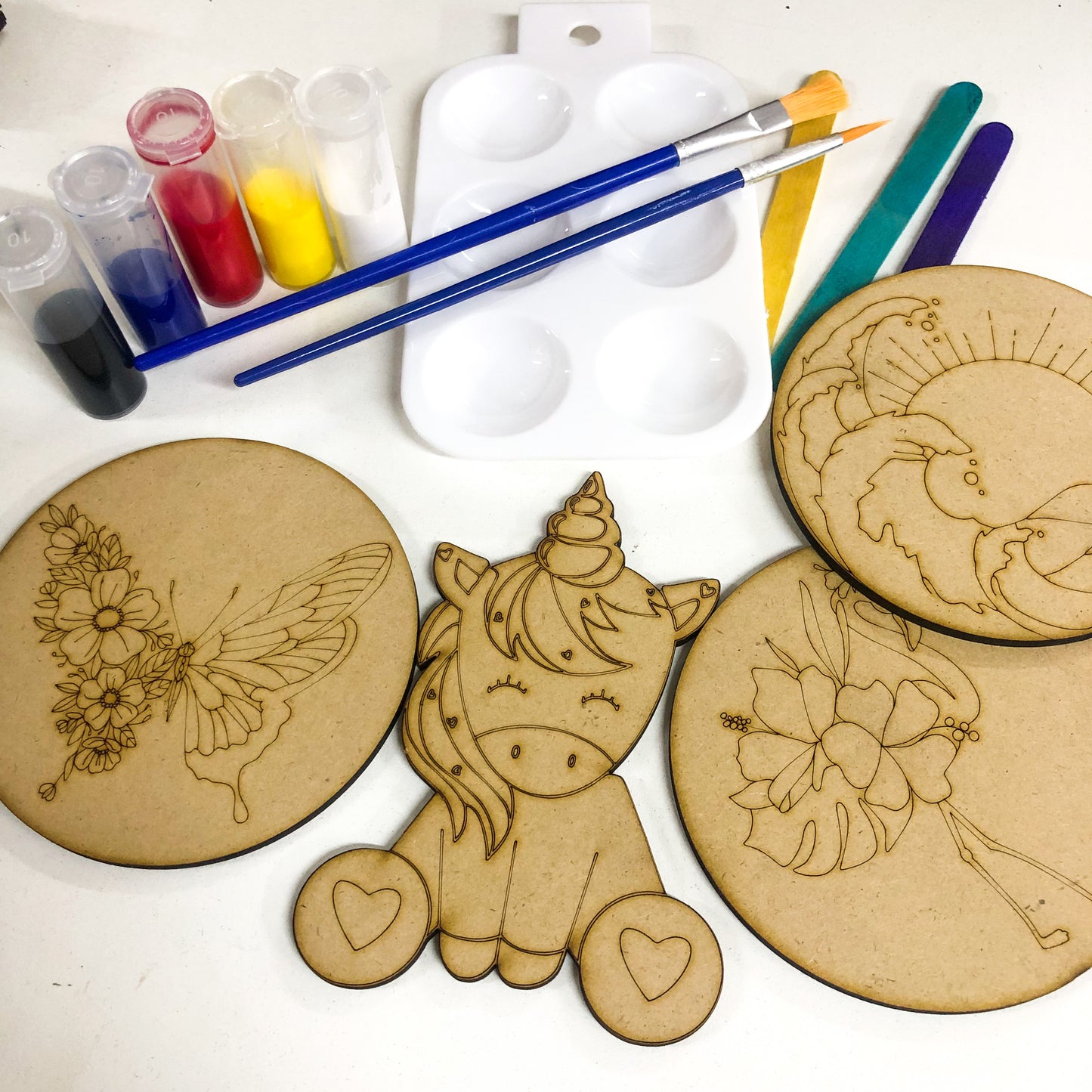 Small wooden paint kits