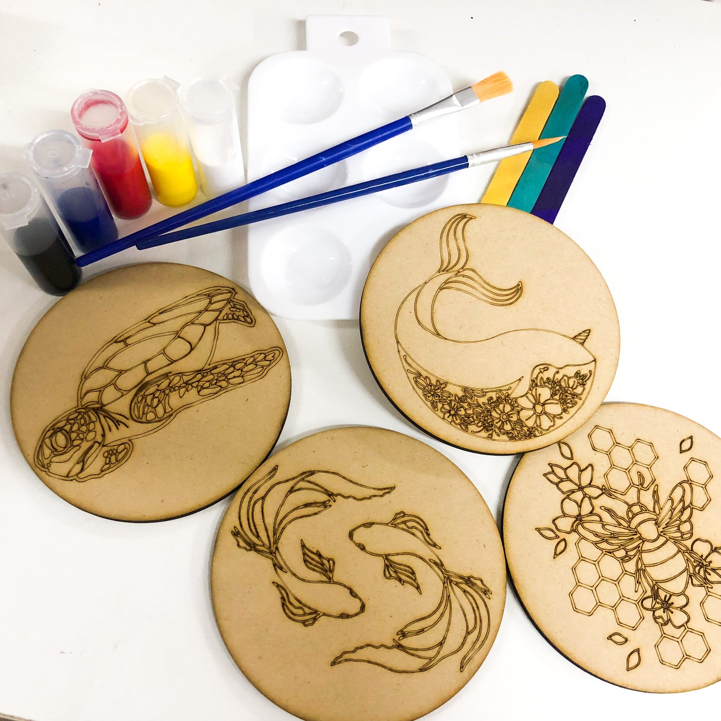 Small wooden paint kits